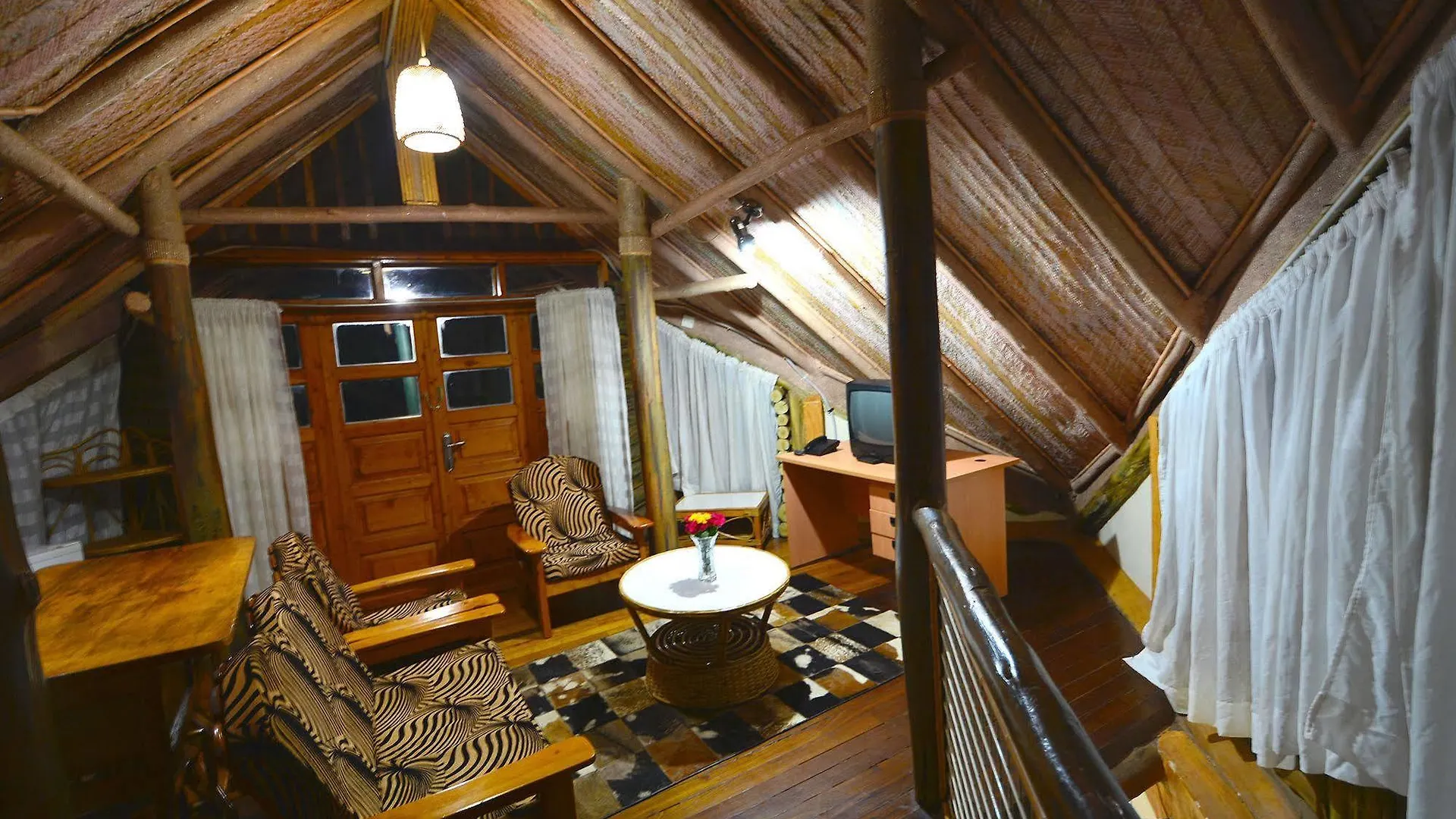 Forest Cottages Кампала Отель
