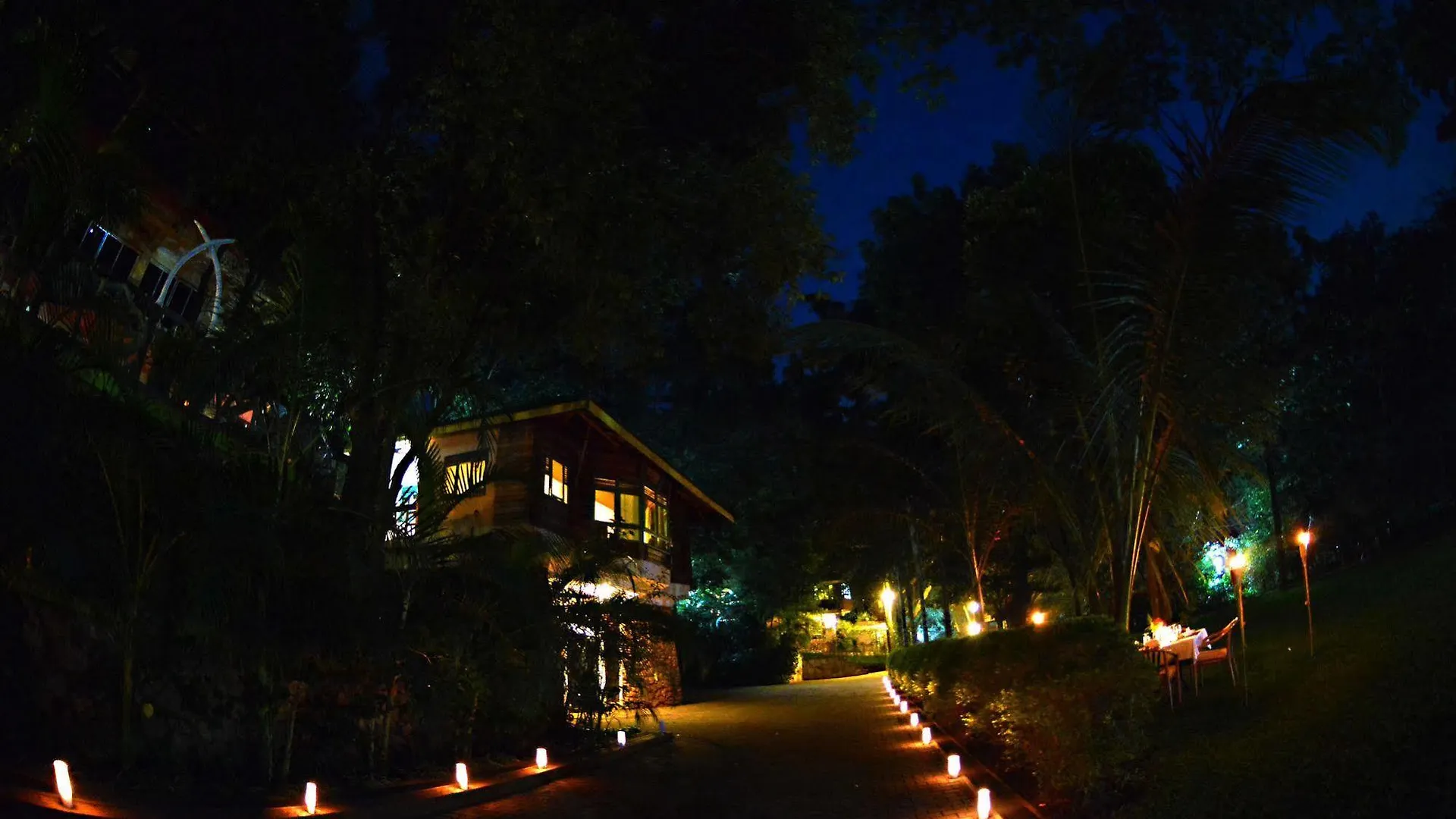 Hotel Forest Cottages Kampala